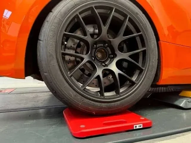 Does Curb Weight Include a Full Tank of Gas Explained