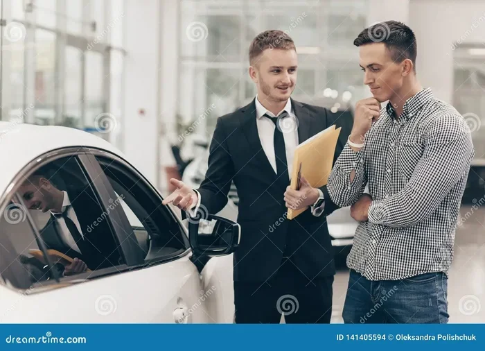Do Car Salesmen Get Paid Hourly?