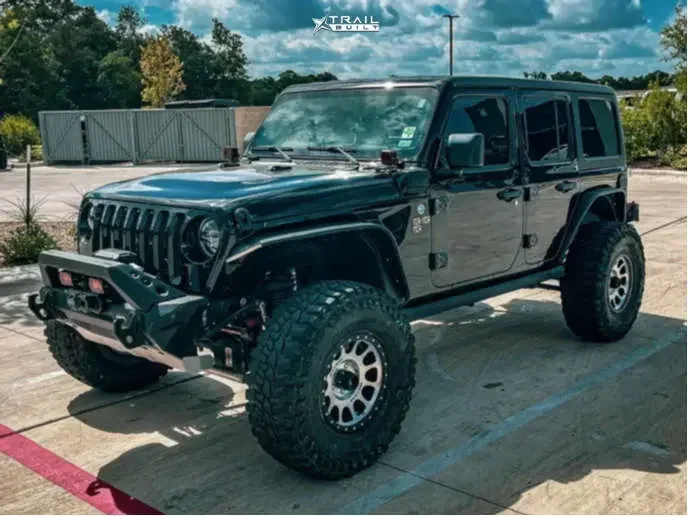 Does Jeep Sahara Have Lockers For Serious Off Roading