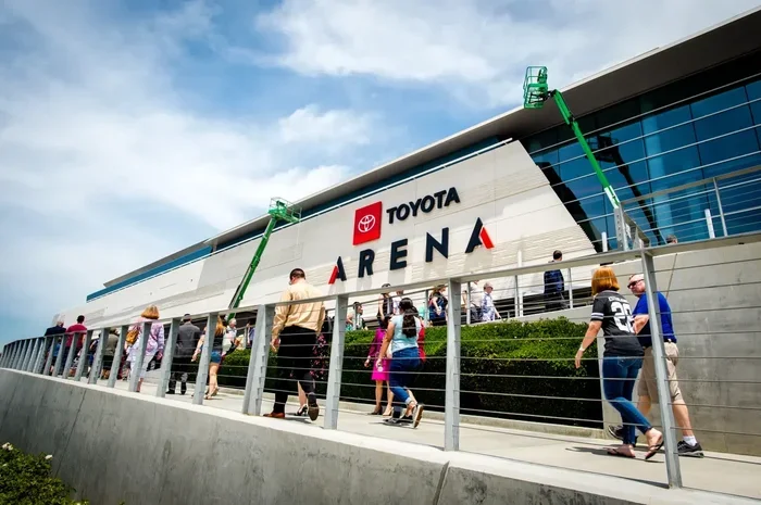 Can You Bring Water Bottles Into the Toyota Arena Today