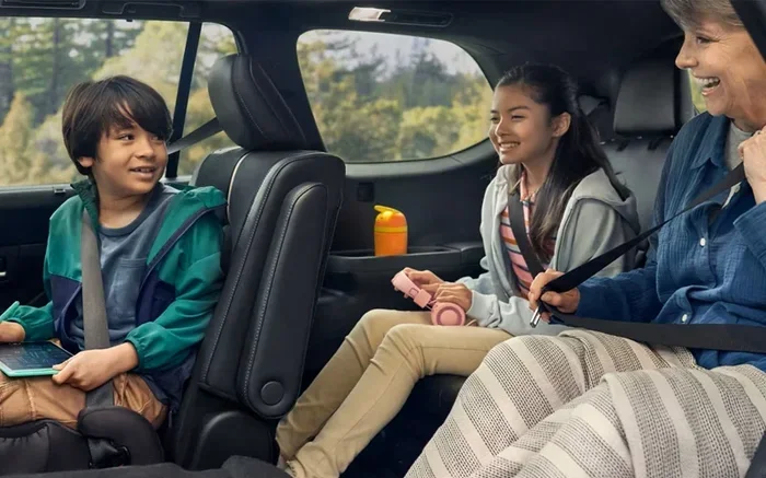Can a Toyota Highlander Seat 6 People Inside Comfortably
