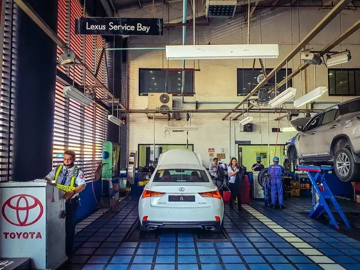 Can Toyota Dealers Service Lexus Vehicles Like Experts