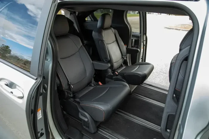 Can You Remove the Second Row Seats in a 2025 Toyota Sienna